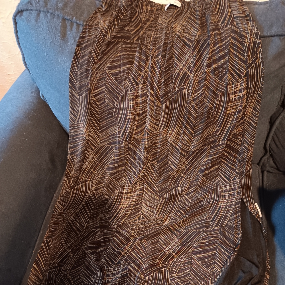 Fashion Bug black with design skirt size L/XL slit on side